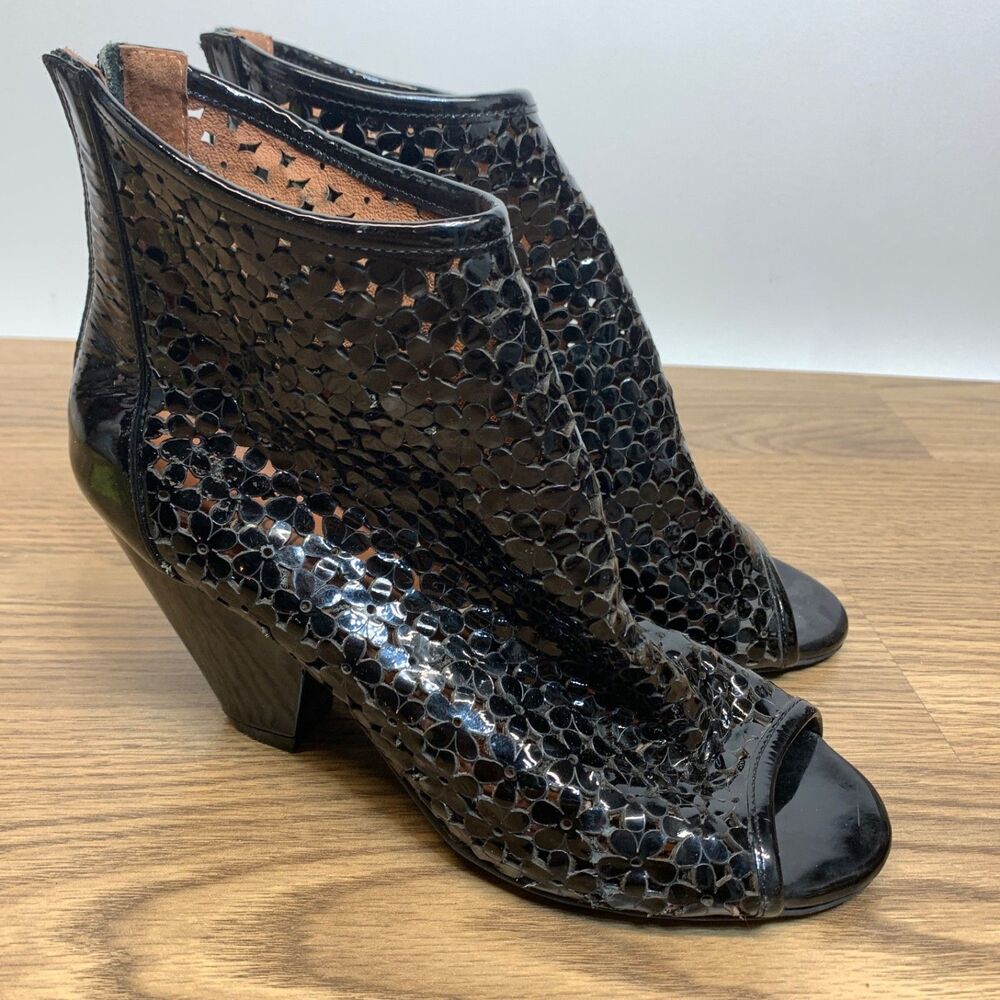 Jeffrey Campbell Daisy Black Patent Leather Cut-Out ankle booties Women Size 7.5